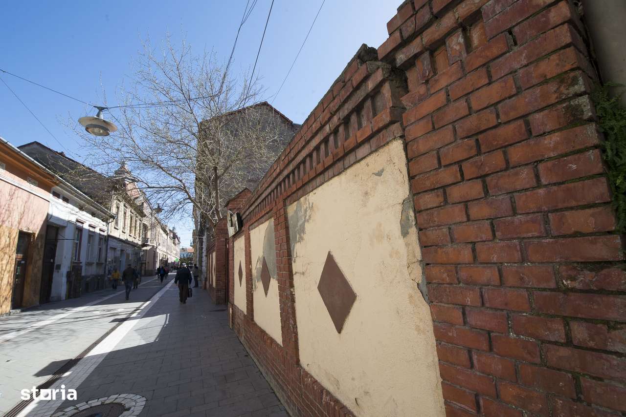 Teren ultracentral 1200mp și construcții - Imagine principală: 4/9