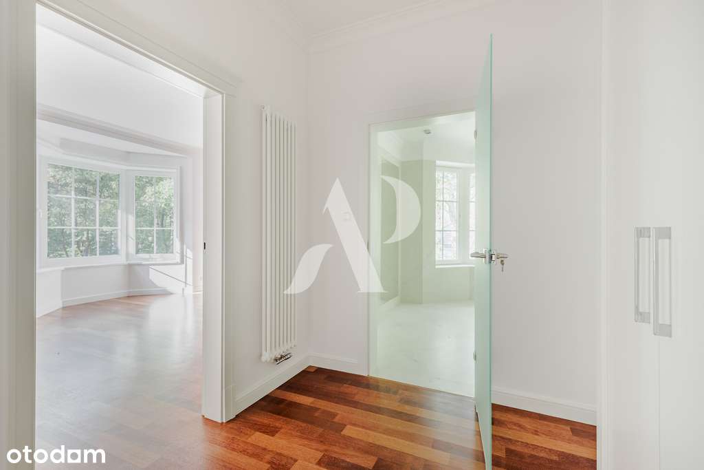 Wyjątkowa Rezydencja z basenem w Dąbrowie Leśnej-11