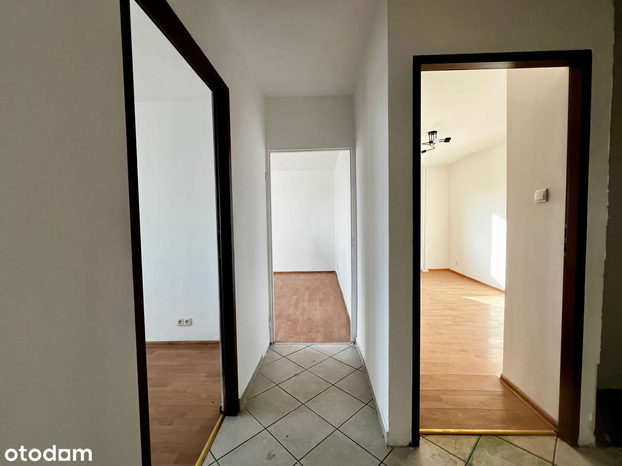 Przestronne mieszkanie z balkonem w centrum-8