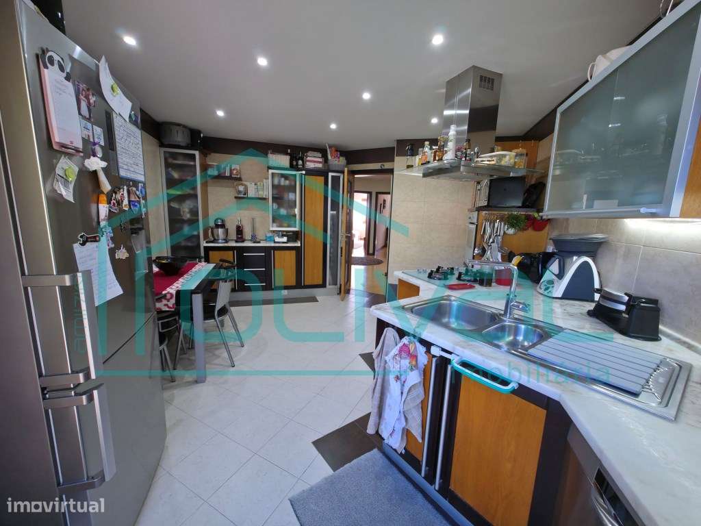 Magnífico T3 com BOX e arrecadação, em Vila Franca de Xira-8