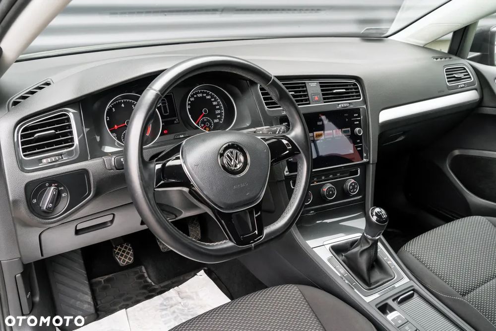 Volkswagen Golf VII 1.0 TSI BMT Trendline - 24