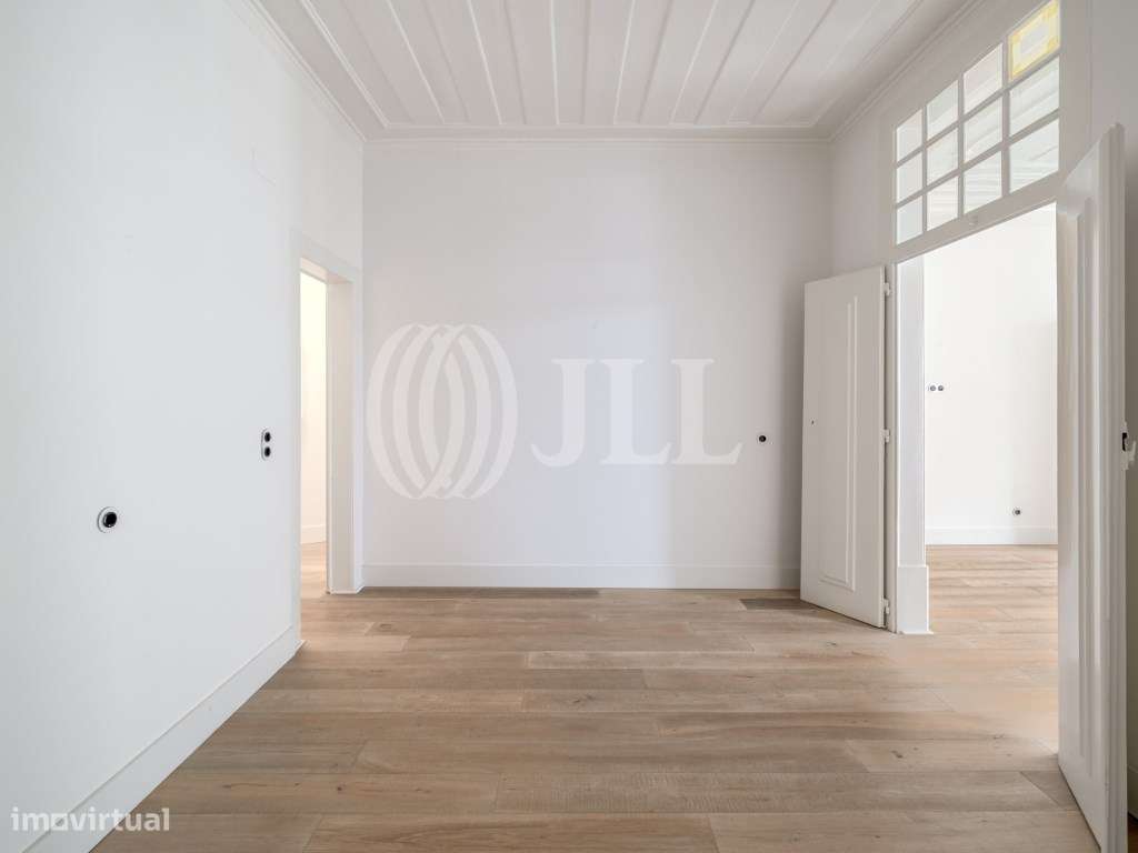 Apartamento T2+2 , renovado, em Alfama, Lisboa-5