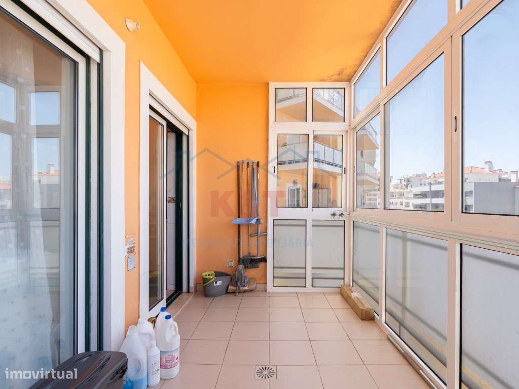 Apartamento T3 boas varandas com 2 lugares de garagem, bastante cen...-11