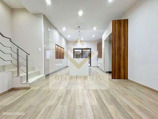 Moradia T3 renovada no Centro de Ovar - Grande imagem: 5/32