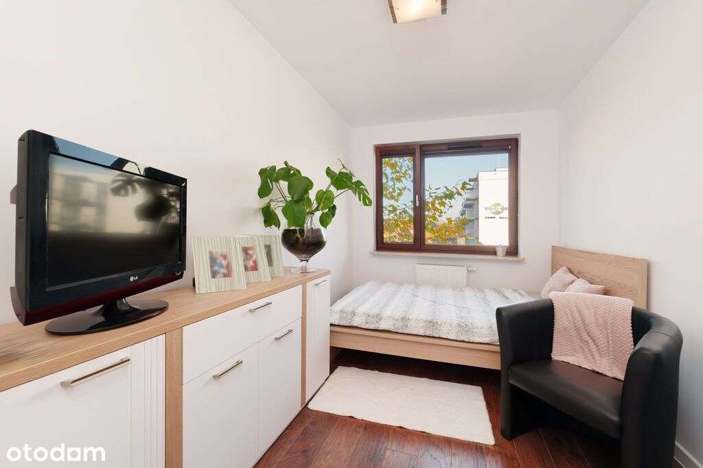 Przestronne, komfortowe mieszkanie w Łomiankach.-7