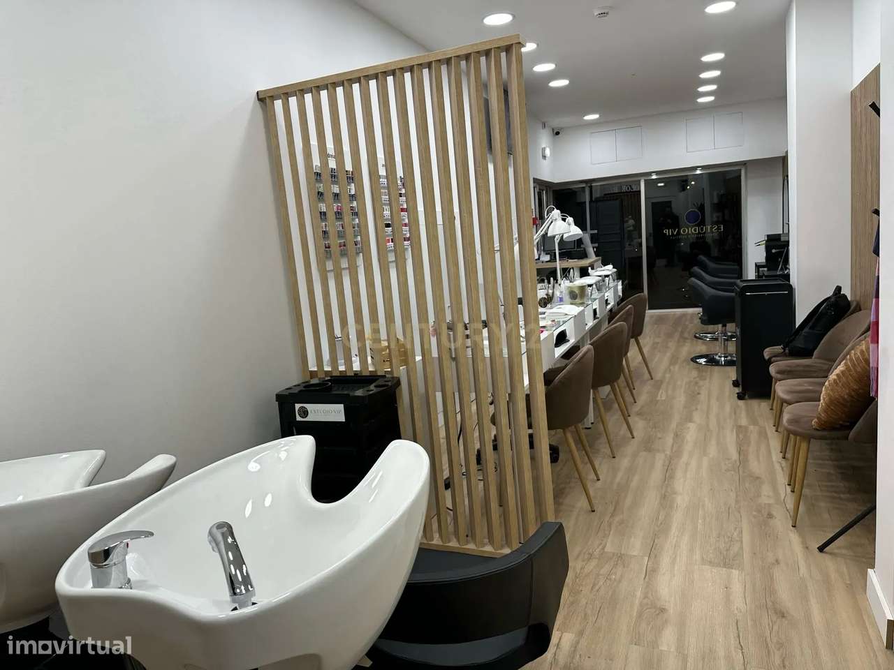 Trespasse de Salão de Cabeleireiro e Estética – Localização Premium no-2