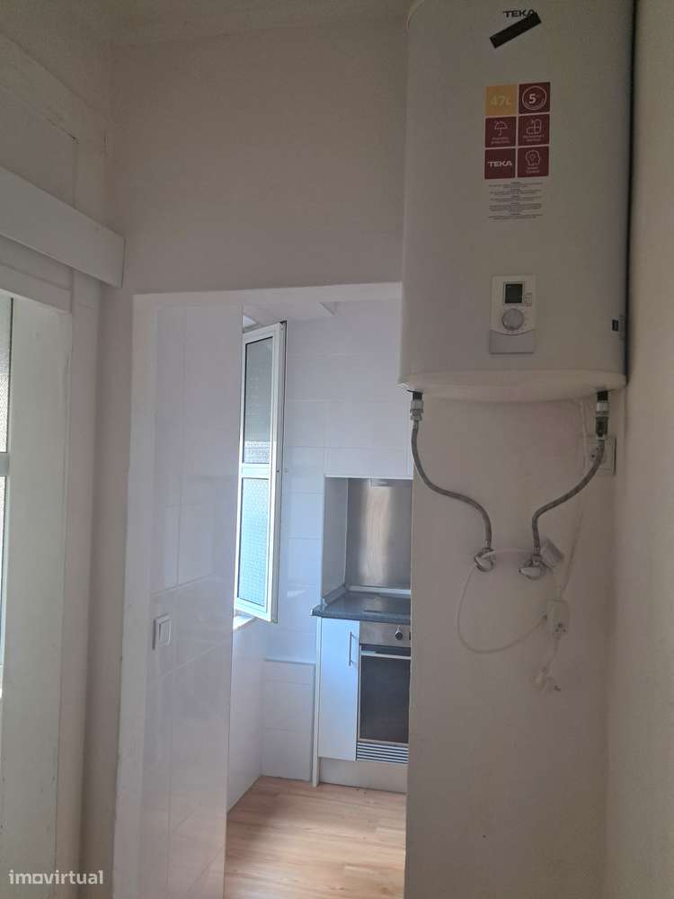 T1 em Arroios com cozinha separada-14