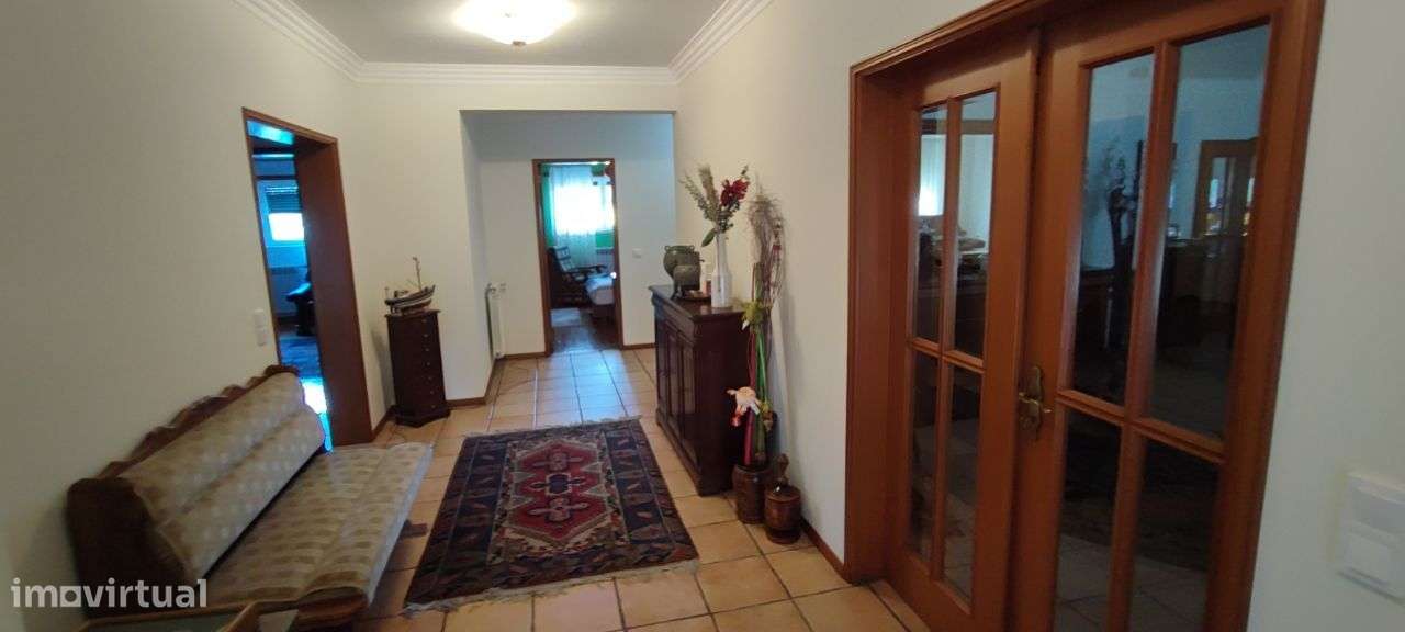 Moradia com 6 quartos, piscina e  Quinta envolvente em FEBRES-11