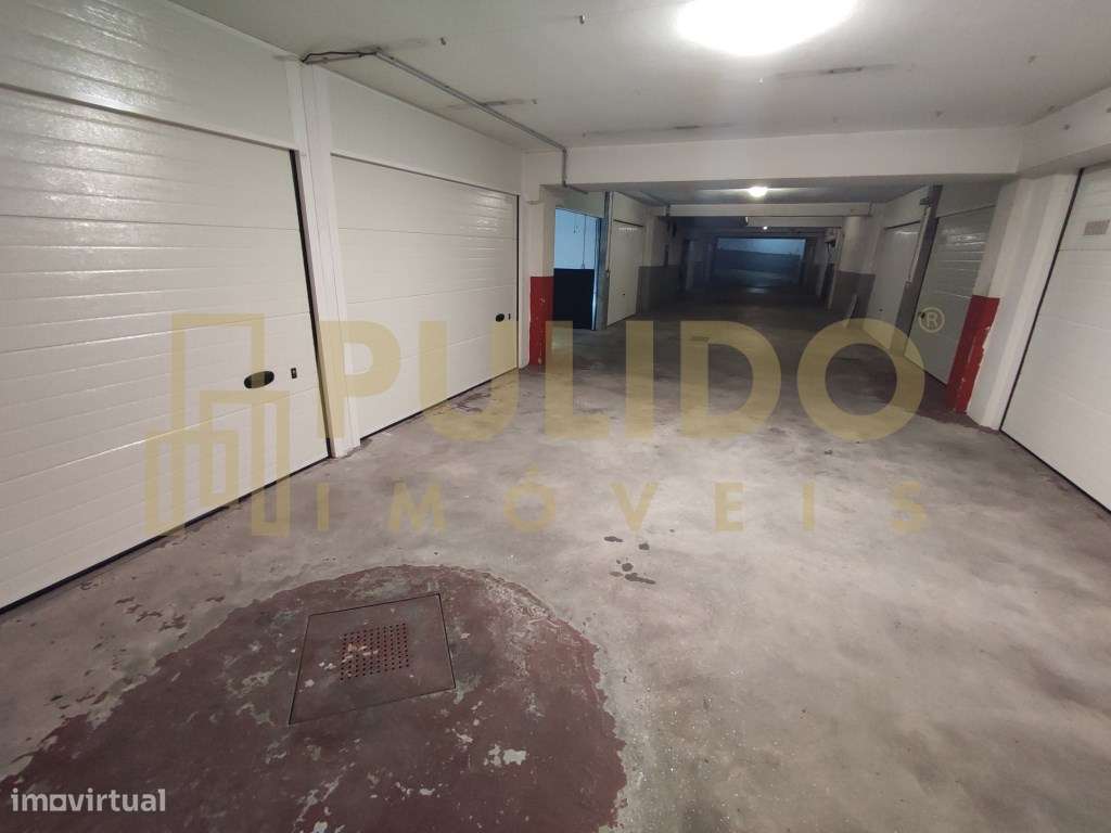 Garagem fechada, ampla e com fácil acesso (até 4 unidades disponíveis)-5