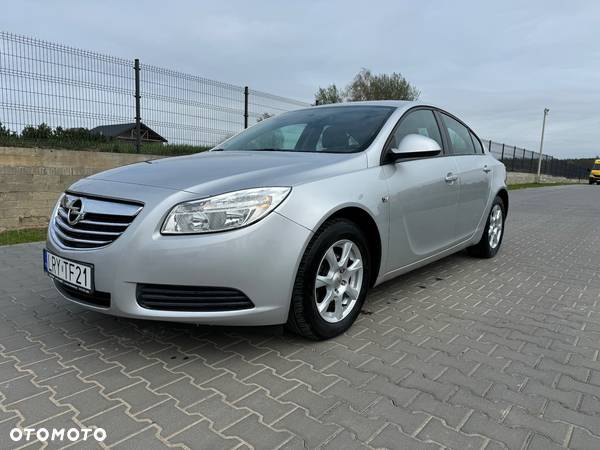 Opel Insignia 1.6 Design Edition - 1