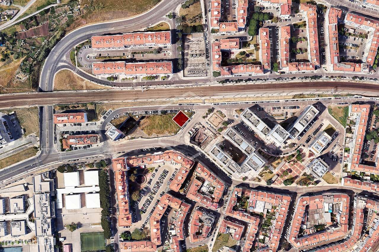 Terreno para constr. de prédio na urb. Villa Park, Amadora-13
