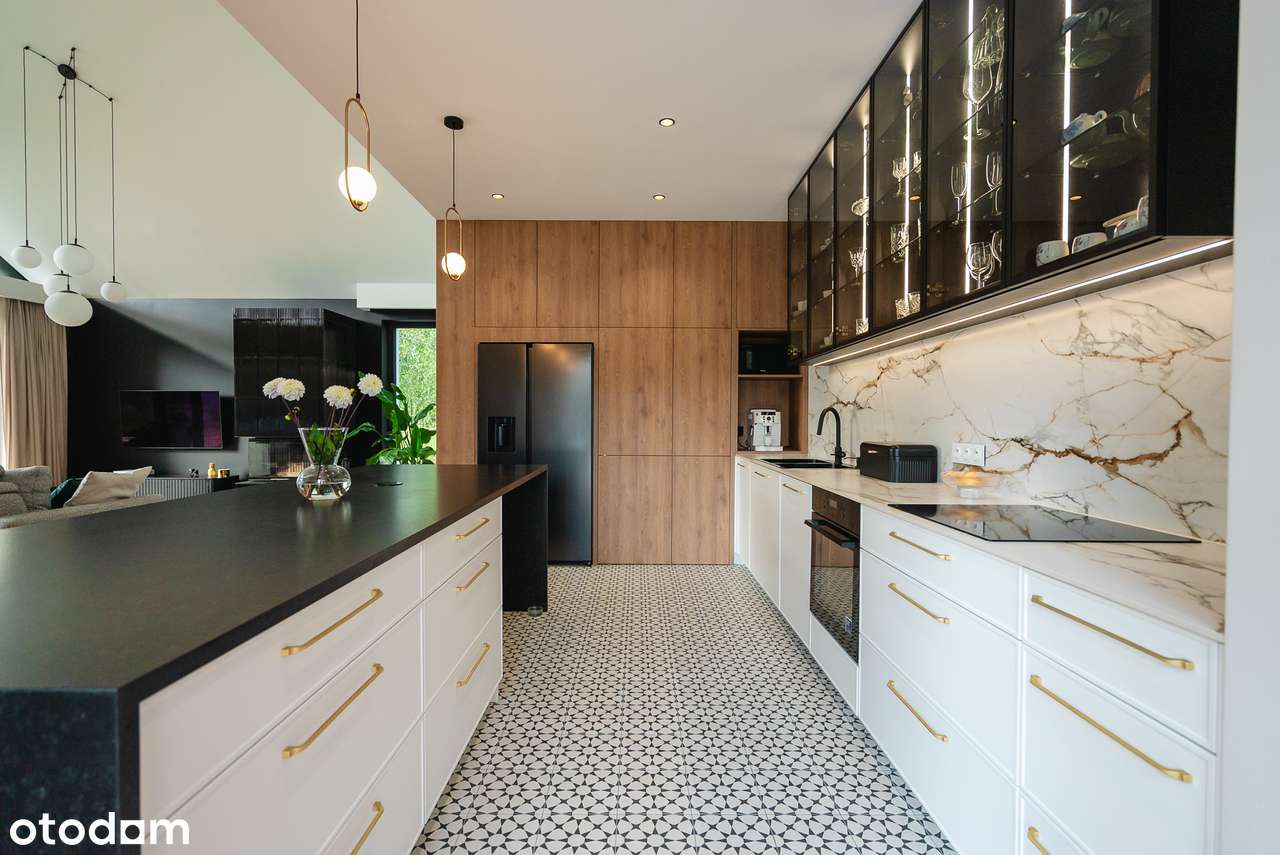 Dom z basenem blisko Konstancina – luksus i natura - Pełny obrazek: 5/20