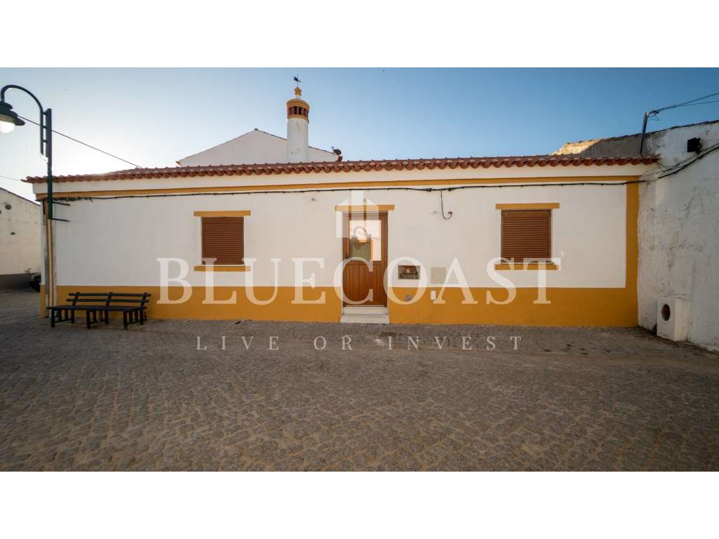 Moradia Rústica Alentejana com Anexo e Espaço Exterior-23