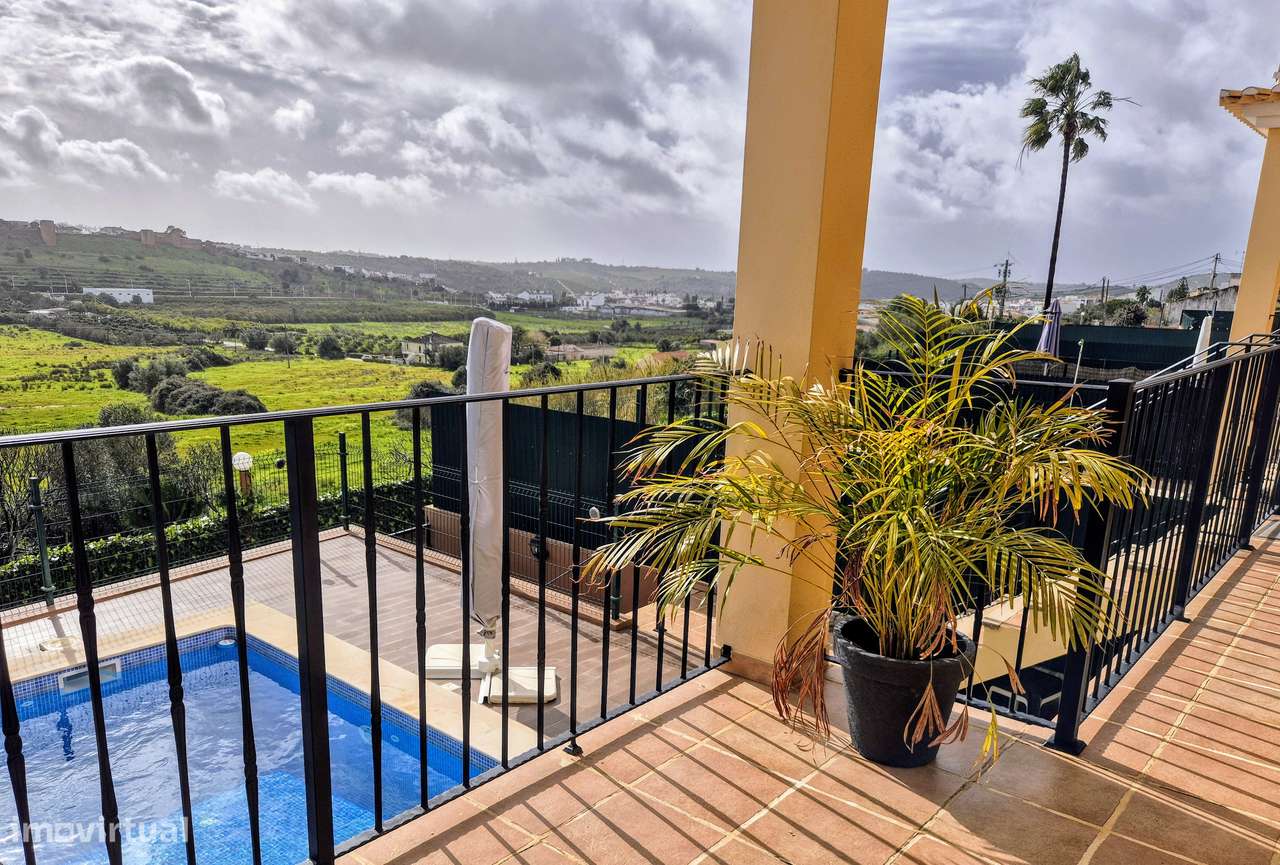 Moradia com Piscina em Condominio Privado - Grande imagem: 2/19