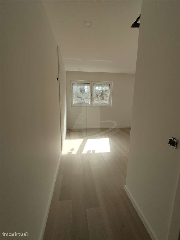 Moradia de 2 pisos com vistas fabulosas-26