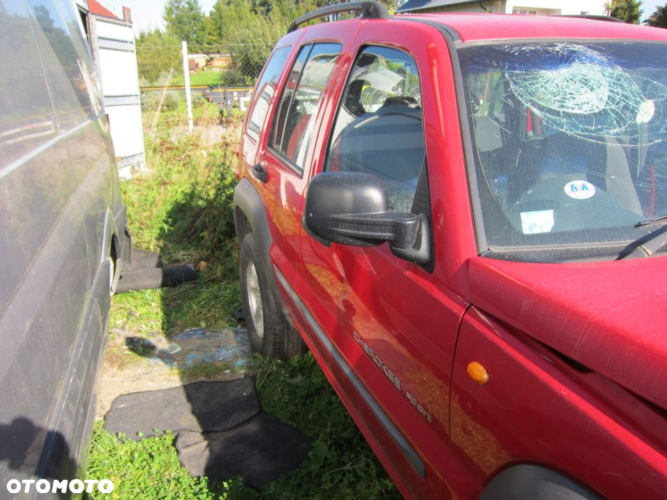 SZYBA TYLNA TYŁ JEEP CHEROKEE LIBERTY - 4