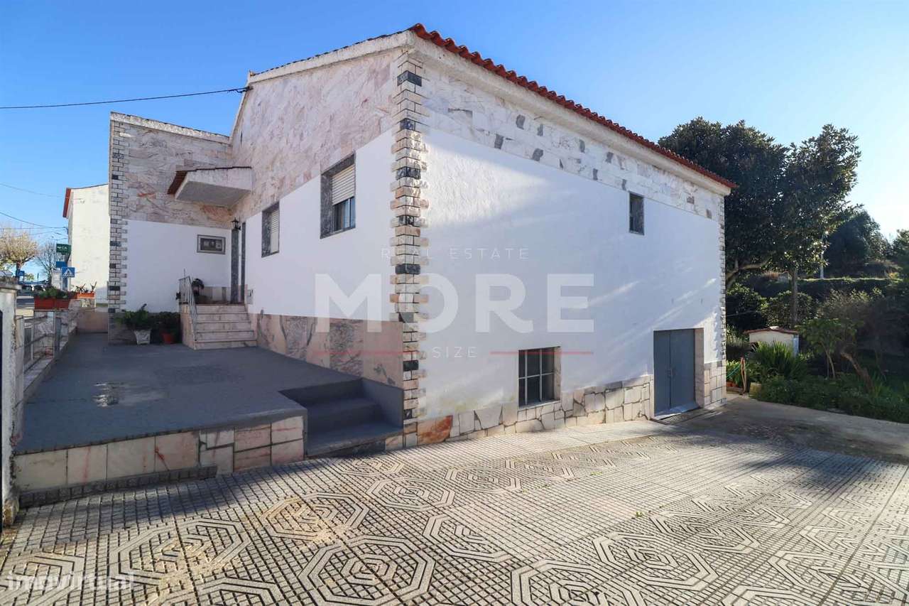 Moradia T3 com garagem e Terreno no Centro de Rio de Moinhos - Grande imagem: 4/46