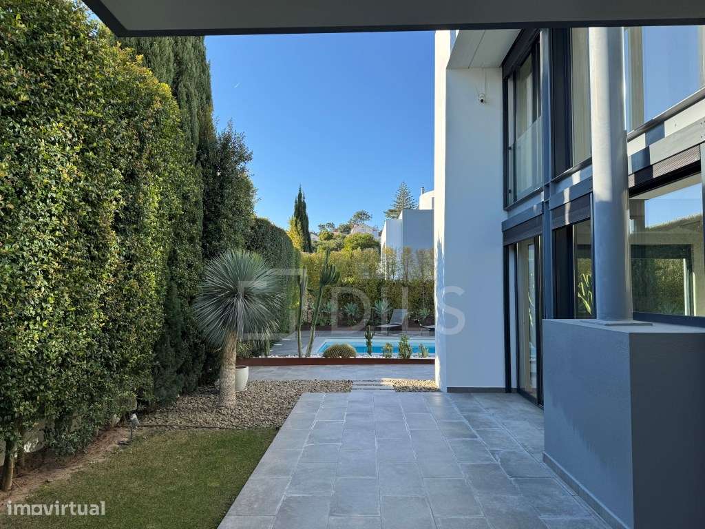 Moradia T5, em condomínio de luxo, em Estoril, em Cascais - Grande imagem: 3/8