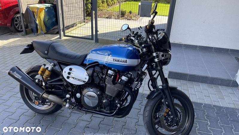 Yamaha XJR - 18