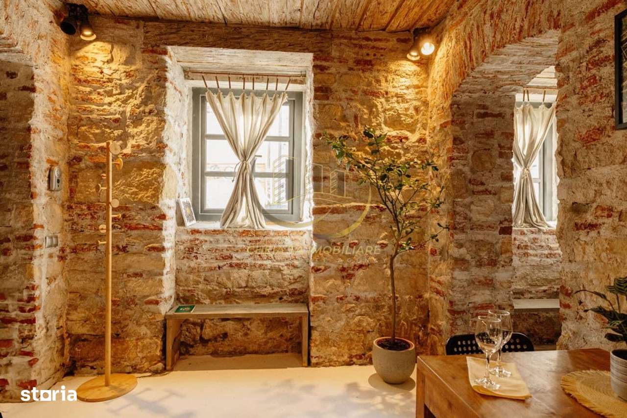 Apartament cu farmec istoric – 40 mp, parter, în centrul orașului - Imagine principală: 4/20