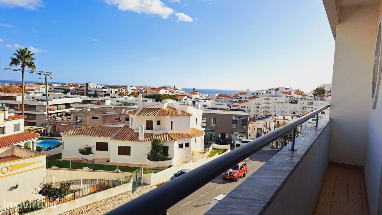 Apartamento T2 para venda no centro de Albufeira com vista MAR-11