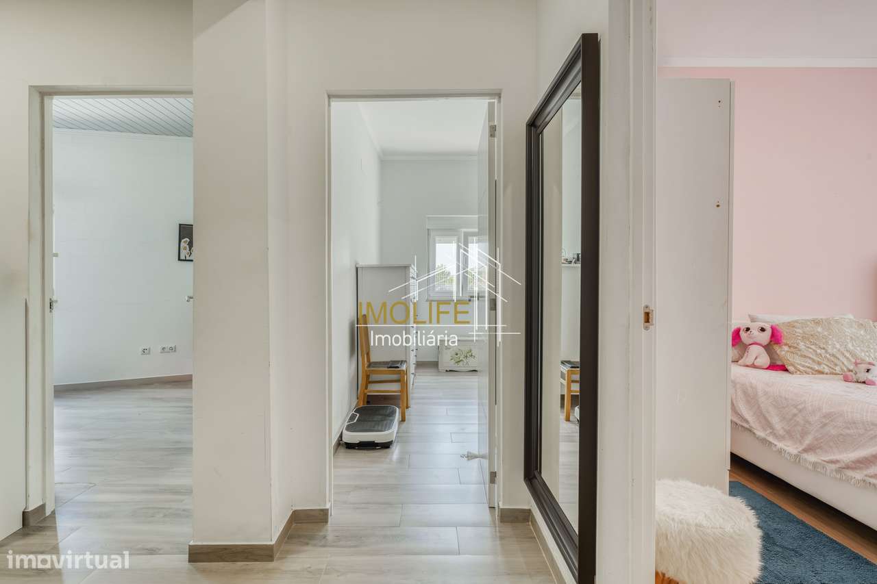 Moradia T4 com Piscina + Moradia T1 - Moita-19