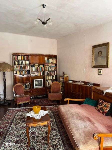 Vand Casa in centrul istoric oras Abrud mobilata si utilata. - Imagine principală: 4/5