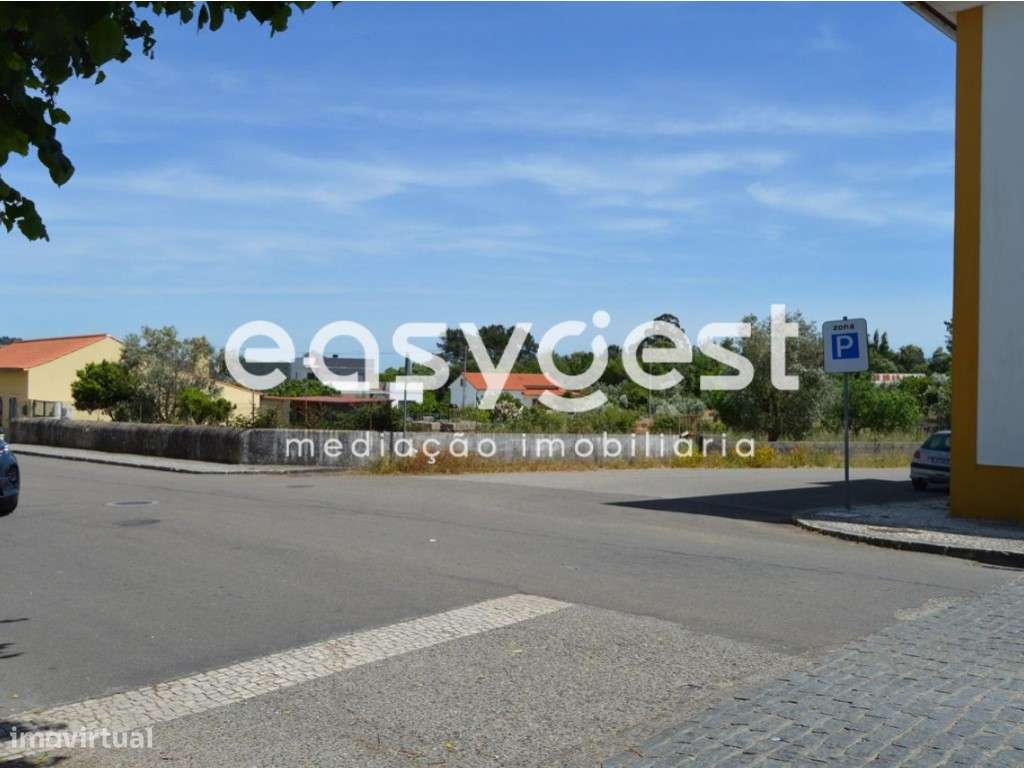 Terreno no centro da vila com possibilidade de construção - Grande imagem: 3/14