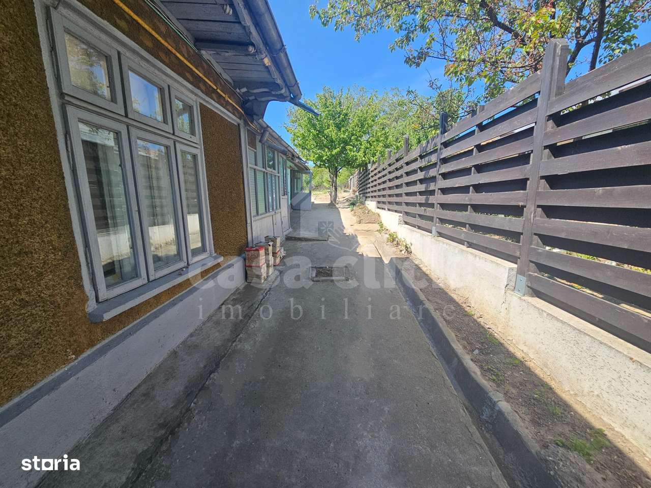 Teren 458 mp cu casă de 164 mp, Str. Războieni-Basarabiei - Imagine principală: 1/11