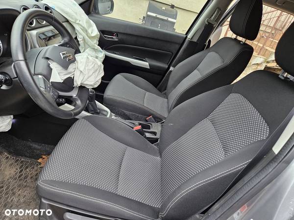 Suzuki Vitara 1.6 Premium 2WD - 10