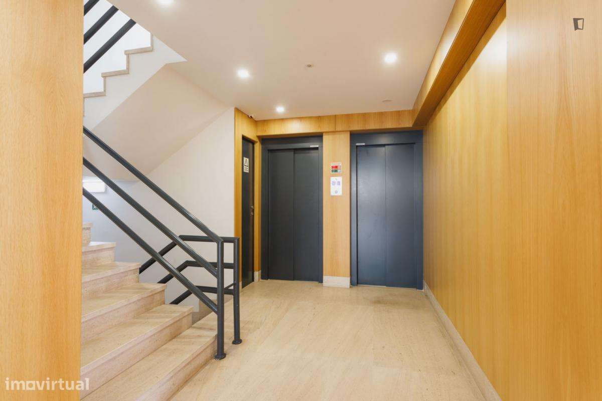 Apartamento com 1 quartos - localizado em Sete Rios Lisbon - Grande imagem: 2/6