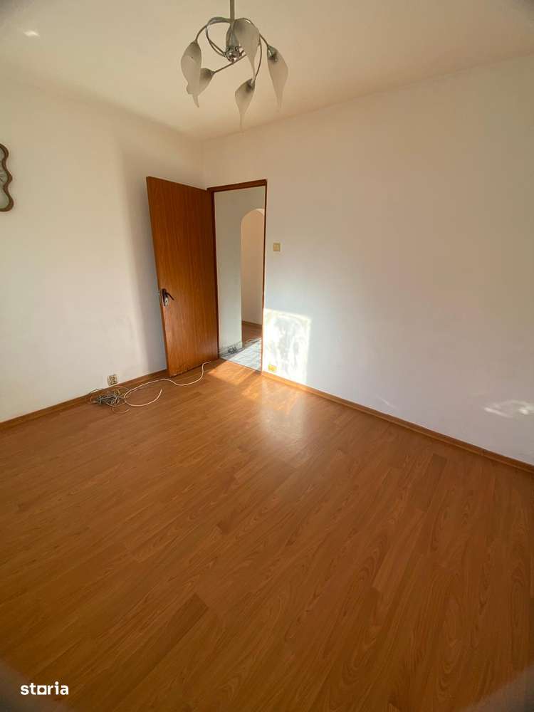 2 CAMERE la etajul 3 cu centrala Logofat Tautu-4