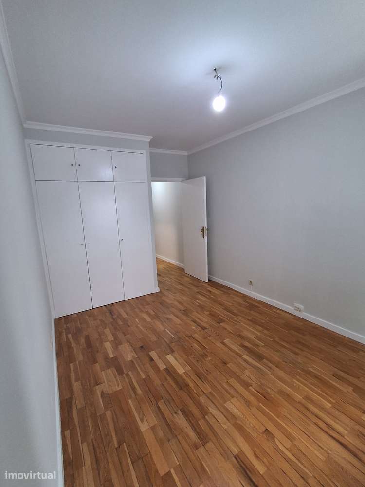 Apartamento T1 +1 com 77m² Matosinhos-25