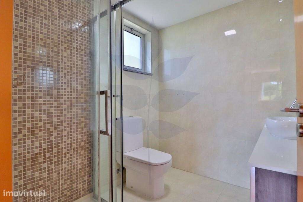 Venda apartamento T3 na freguesia de Este (São Pedro)-9