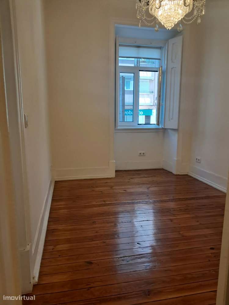 Apartamento ÍMPAR T3+1 com Jardim exclusivo próximo Metro Alameda-15