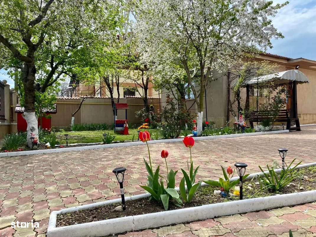 Casă spațioasă în Costinești, zona Schitu – ideală pentru investiție! - Imagine principală: 5/12