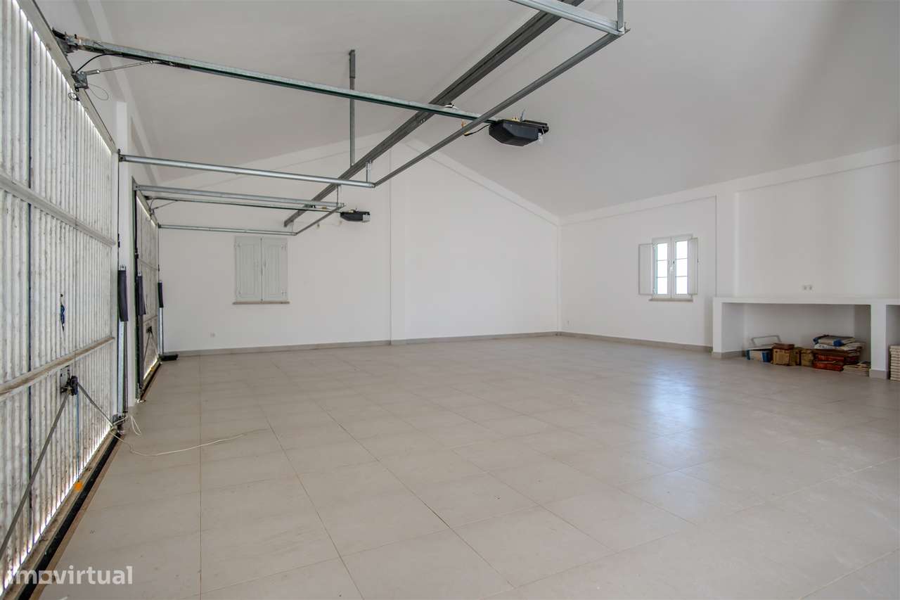 Monte alentejano com 28 hectares-43