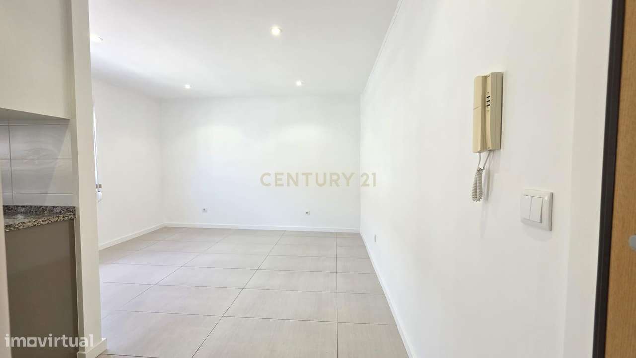 T1 Totalmente Remodelado | Venteira – Amadora | A 5 Minutos da Estação-9