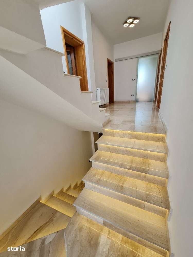 Inchiriez casa/vila Ultramoderna zona Vlaicu 7 camere singur in curte - Imagine principală: 5/20