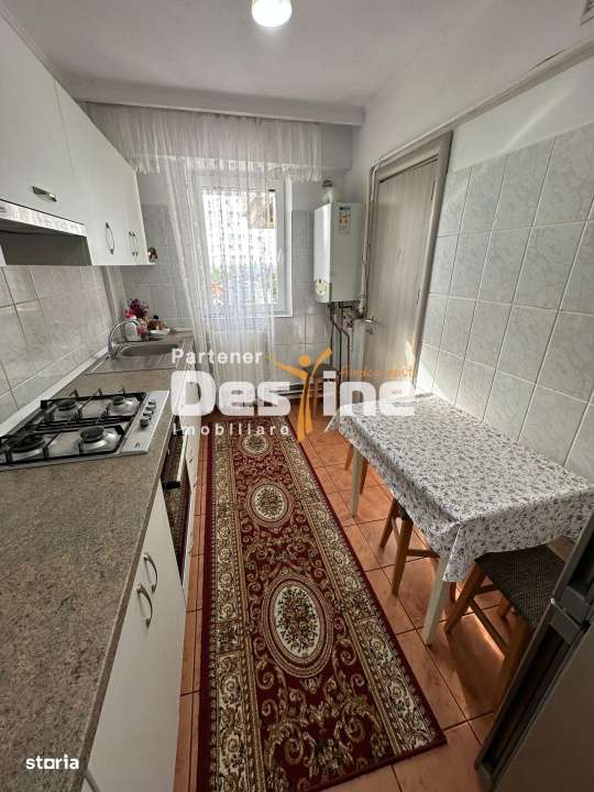 Apartament 3 camere, 70 mp utili, lift nou, zona centrala – Pascani - Imagine principală: 4/5
