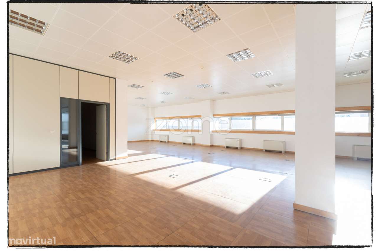 Escritório para Arrendamento – 468 m² | Sintra Business Park - Grande imagem: 2/32