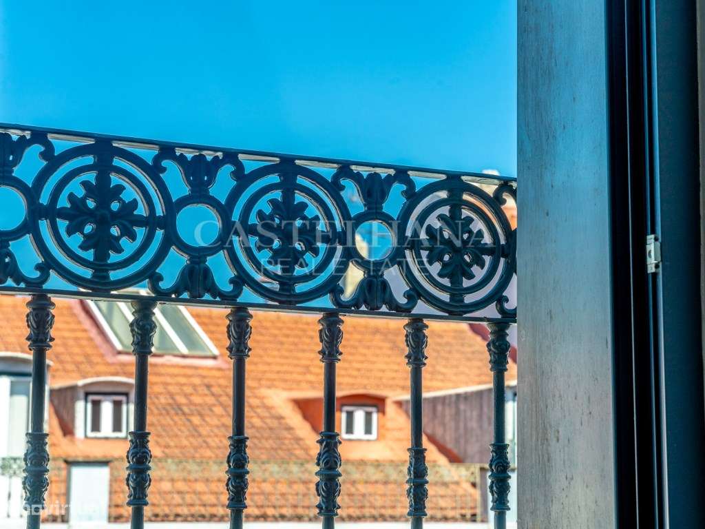 Apartamento T2 com estacionamento e varanda - Grande imagem: 2/53