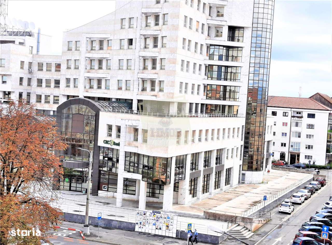 Apartament renovat etajul 2 cu 2 camere si balcon zona centrala - Imagine principală: 1/10