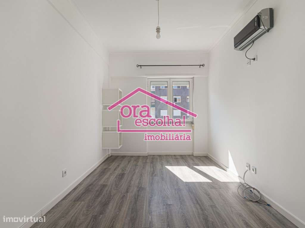 Apartamento T3 com 96 m2 Remodelado na Torre da Marinha - Seixal!-10