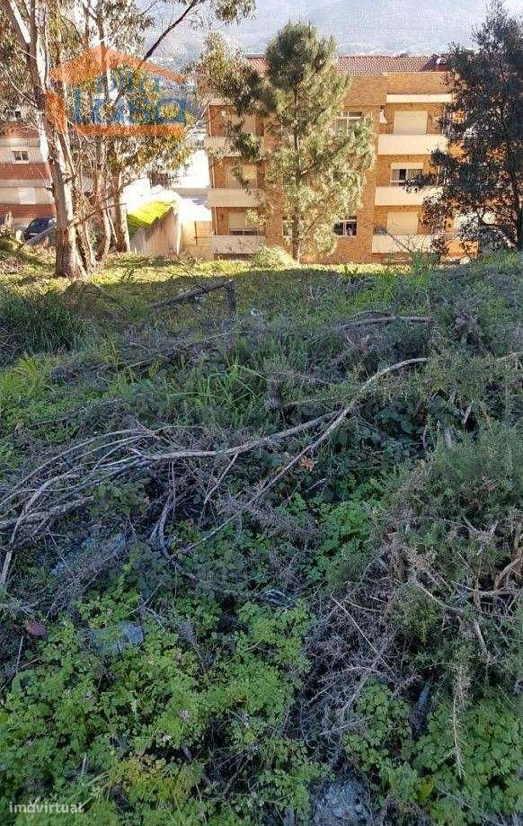 Terreno para Construção em Altura á Estrada D. Miguel - Grande imagem: 1/4