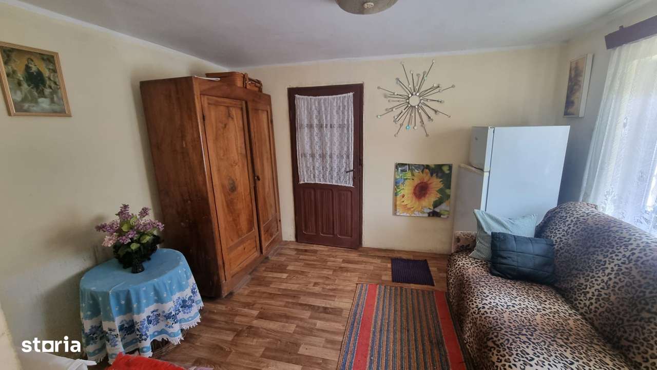 Casa modesta cu teren generos, zona Magura,-7