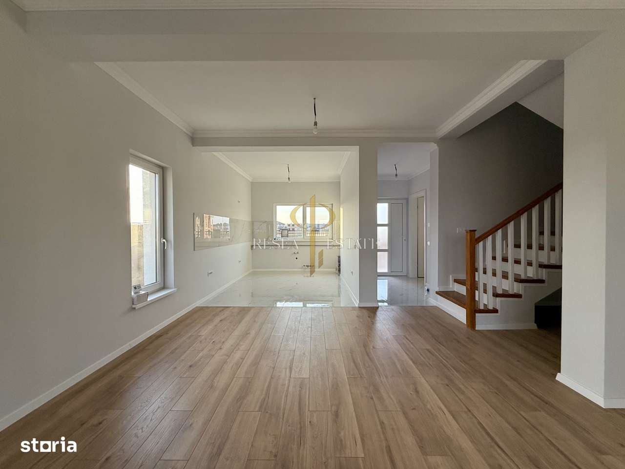 Duplex modern 5 camere| 113 mp + 320 mp teren| Mosnita Nouă - Imagine principală: 2/16