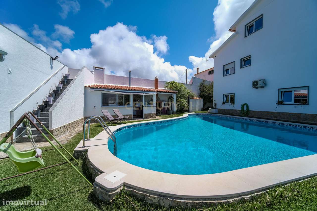 Moradia T5 renovada com piscina, perto da Ericeira.-6
