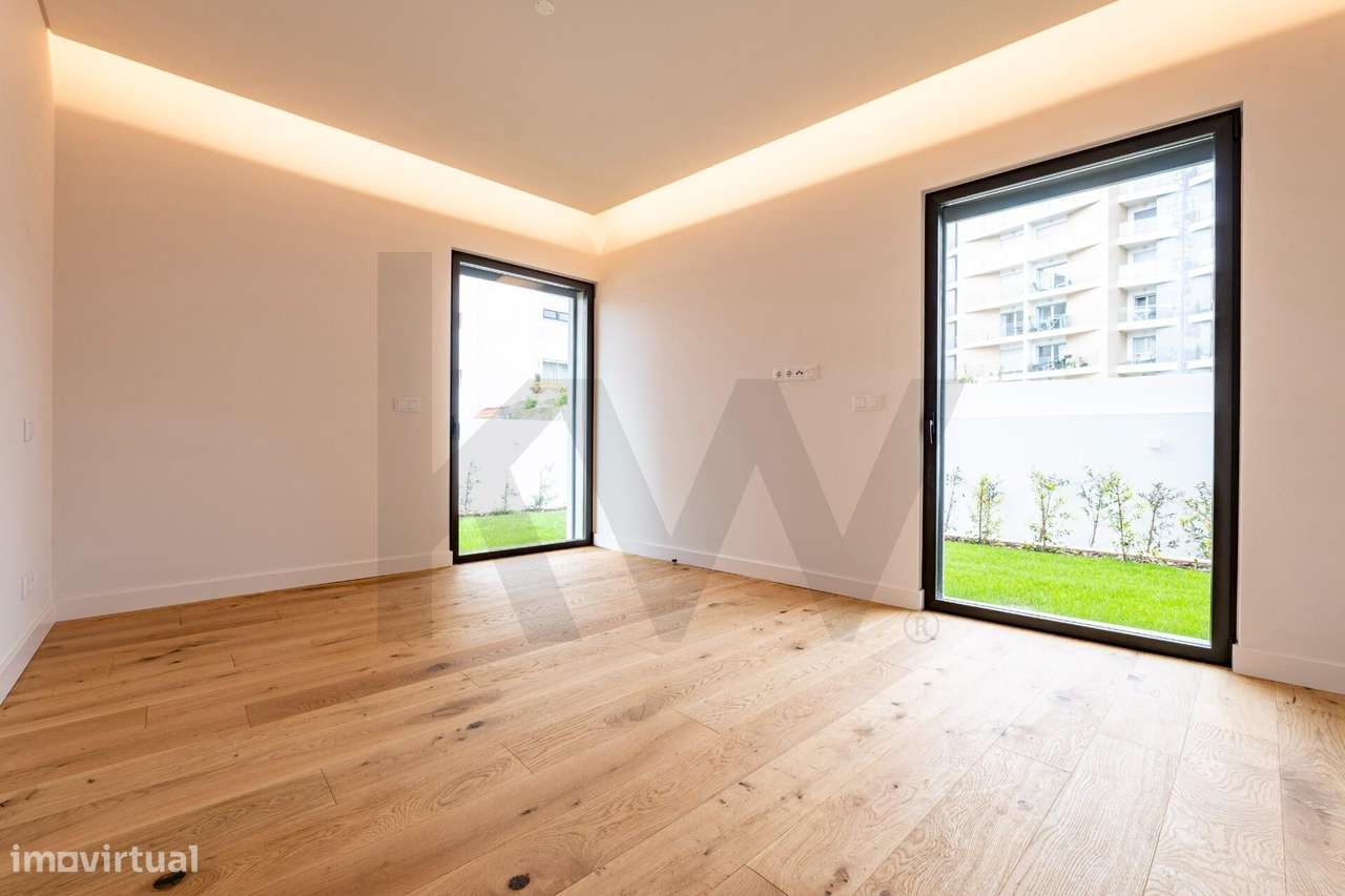 Apartamento T4 com Jardim e Piscina na Parede – Cascais-34