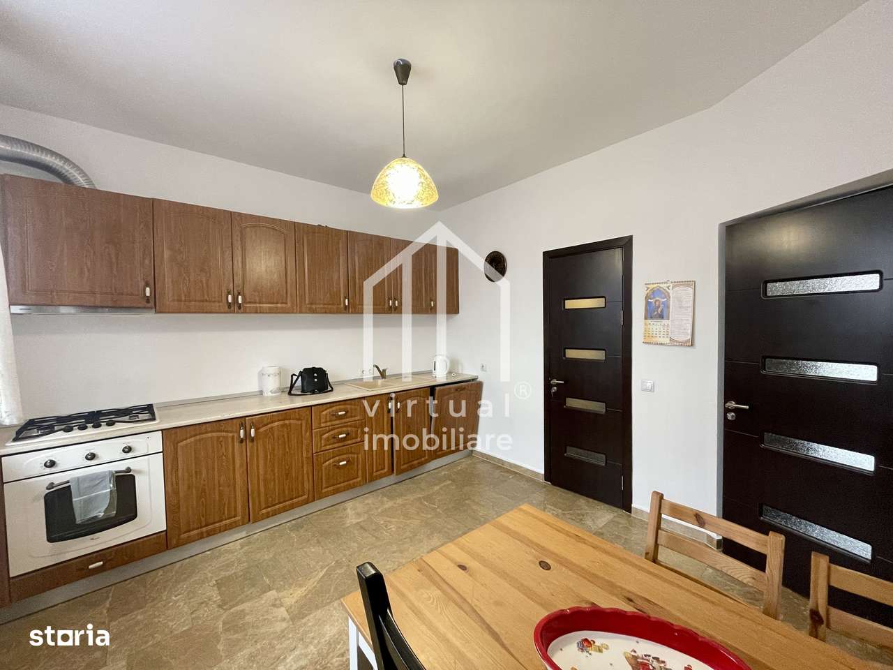 Casa cu 4 camere, 2 bai, terasa+balcon,3 locuri de parcare-C.Cisnadiei - Imagine principală: 5/20